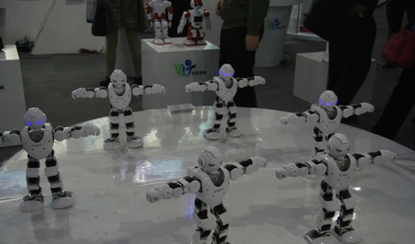 安徽大学机器人代表队获得家庭机器人仿真竞赛项目冠军.jpg